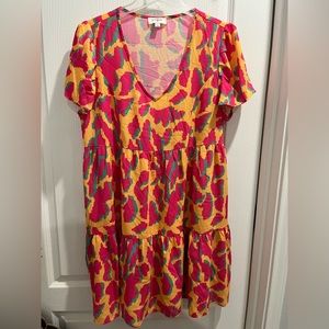 Women dresses size large true to size. Very good condition.